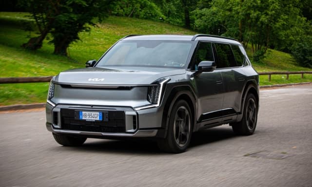 Kia EV9 GT: la prova del grande Suv elettrico a sette posti da oltre 500 Cv