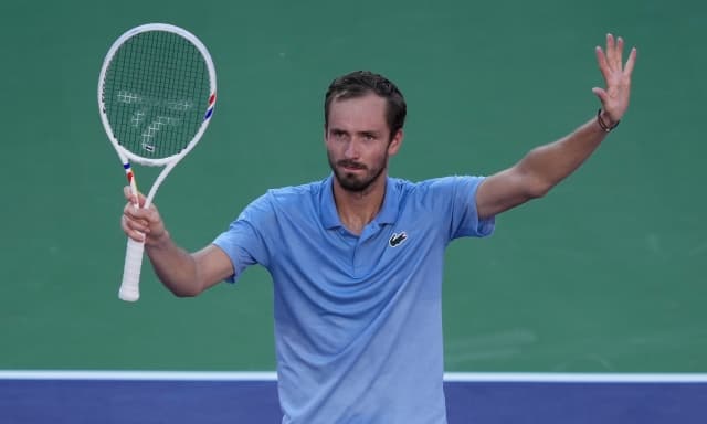 Allora Alcaraz può anche perdere... Medvedev fa la sorpresa a Indian Wells e sfida Sinner in finale