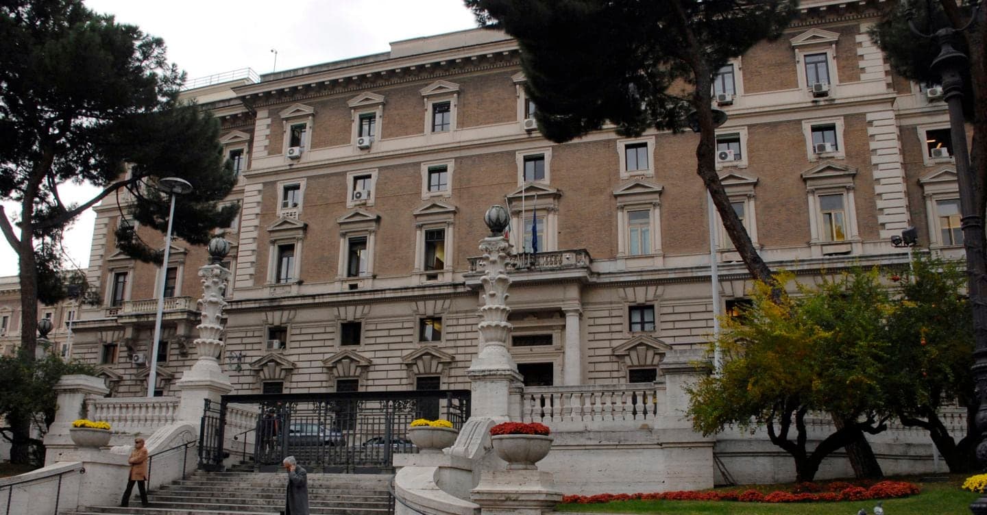 Cyber-terrorismo: aumentano gli attacchi e le persone indagate. Calano le richieste di asilo