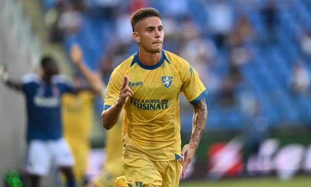 Il Frosinone perde Raimondo per un mese: per il ruolo di centravanti c'è Birligea