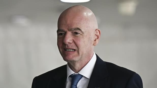 Fifa, l'Italia ritira il sostegno alla candidatura di Infantino. La Figc: "A fianco della Uefa"