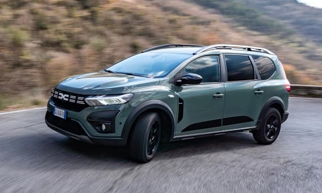 Dacia Jogger bi-fuel, la doppia alimentazione prolunga il viaggio e riduce la spesa
