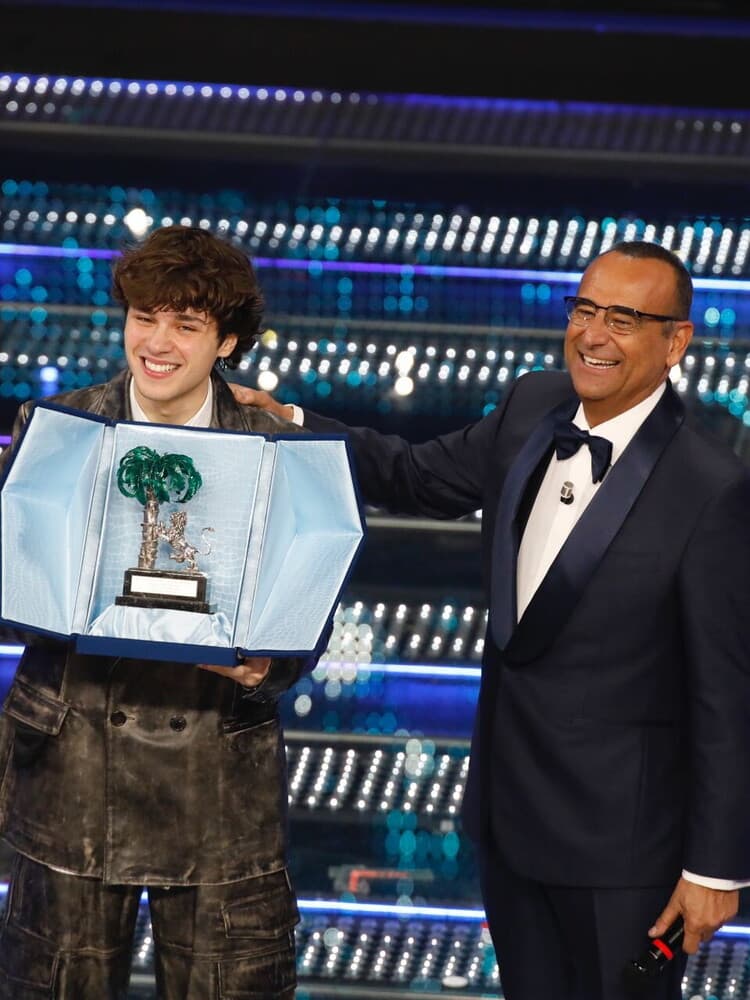 Settembre è il primo vincitore di Sanremo. Nella cinquina Coma_Cose, Brunori sas, Irama, Olly, Francesco Gabbani