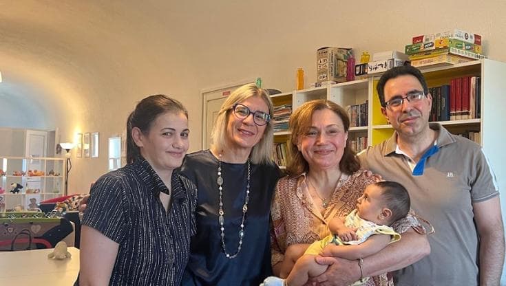 Bimbo siriano di 6 mesi operato e salvato a Bologna grazie a una catena di solidarietà: “E’ rinato”