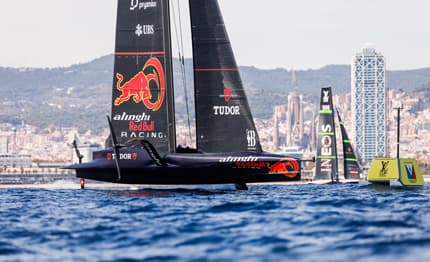 America's Cup: Alinghi batte un colpo