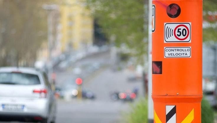 Autovelox, la sentenza del Tribunale di Bologna: “Multa valida anche se non è omologato”