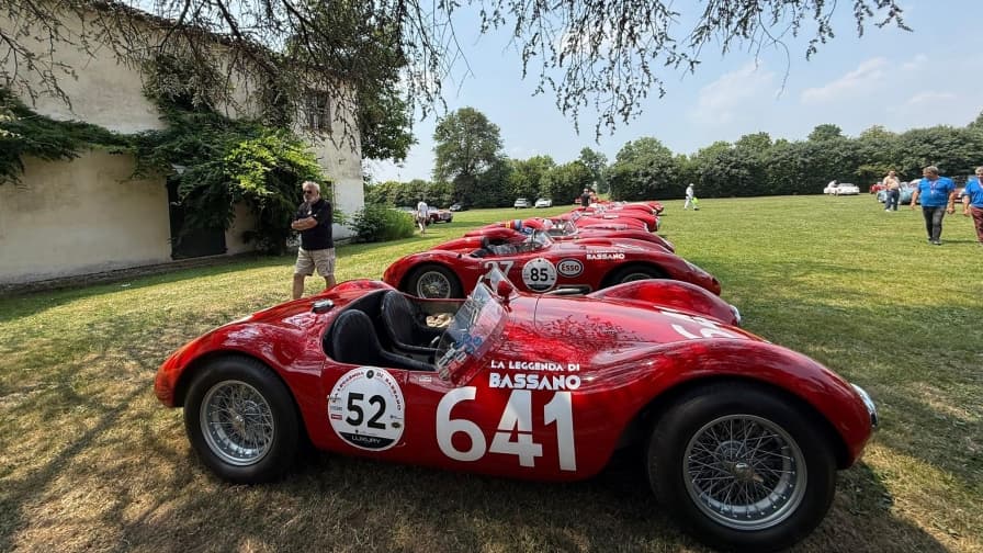 La Leggenda di Bassano 2026: barchette Ferrari, Alfa Romeo e Maserati sulle Dolomiti