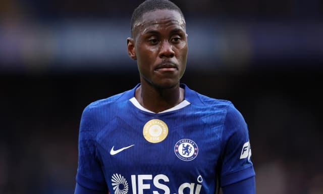 Inter, due difensori da prendere: Solet scende, Chalobah sale. Ed è sfida col Como...