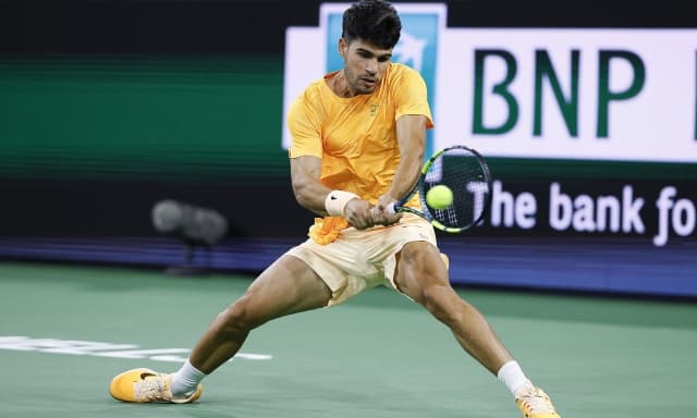 Alcaraz spaziale a Indian Wells: domina Ruud in due set e vola ai quarti
