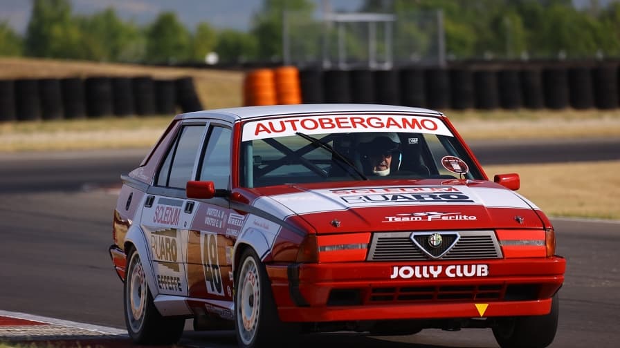 In pista con la Alfa Romeo 75: la seconda giovinezza del V6 3.0 Busso