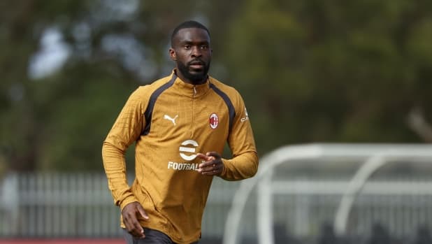 Milan, niente ritorno in Premier per Tomori: Amorim gli comunica il reintegro in squadra