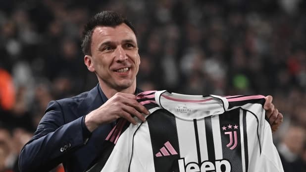 Mandzukic torna allo Stadium: ovazione dei tifosi prima di Juve-Pisa