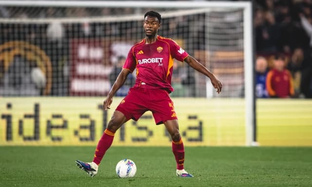 Roma, Ndicka lancia la sfida a Balerdi: contro il Como punta una maglia da titolare