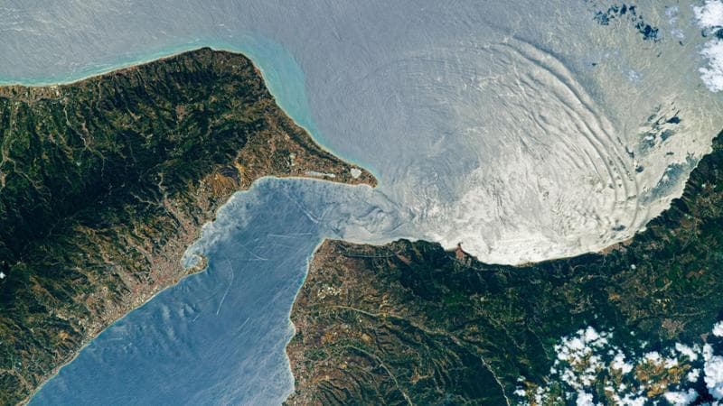 Cariddi, abisso magico accarezzato da Omero e minacciato dal ponte
