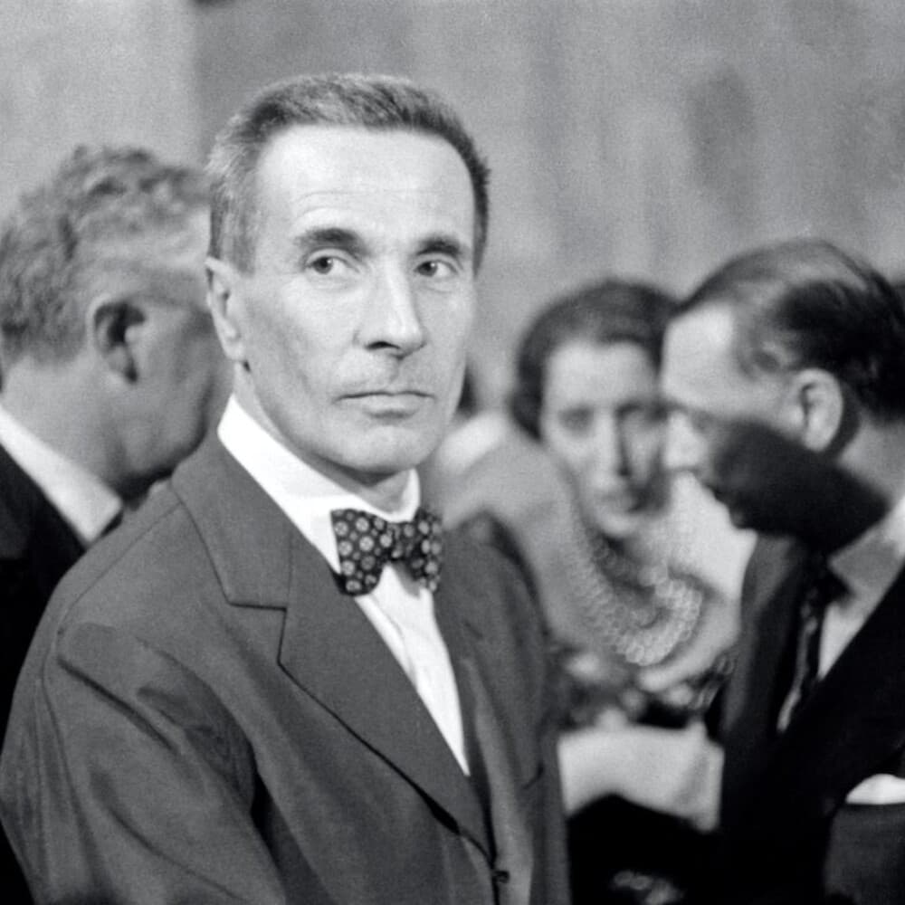 “Dino Buzzati e l’Aldilà”: a Milano la mostra che apre la casa segreta dello scrittore