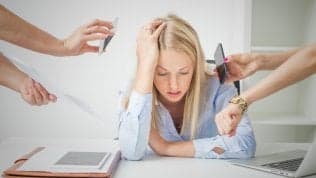 Bellezza: lo stress invecchia la pelle, puntate sulla neurocosmesi