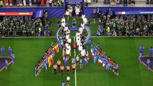 LIVE Tra poco Francia-Spagna: minuto di raccoglimento per l'attentato di Nizza del 2016