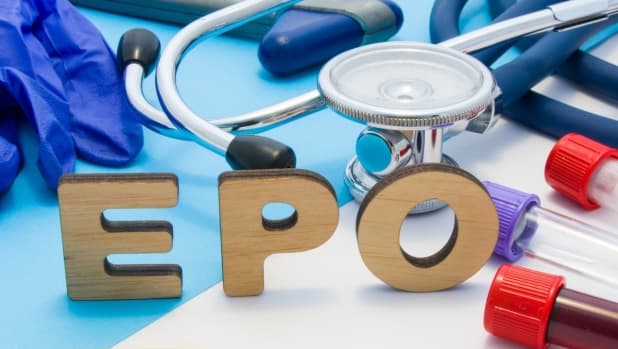 Epo: cos’è, come funziona e perché è diventata la sostanza simbolo del doping nello sport