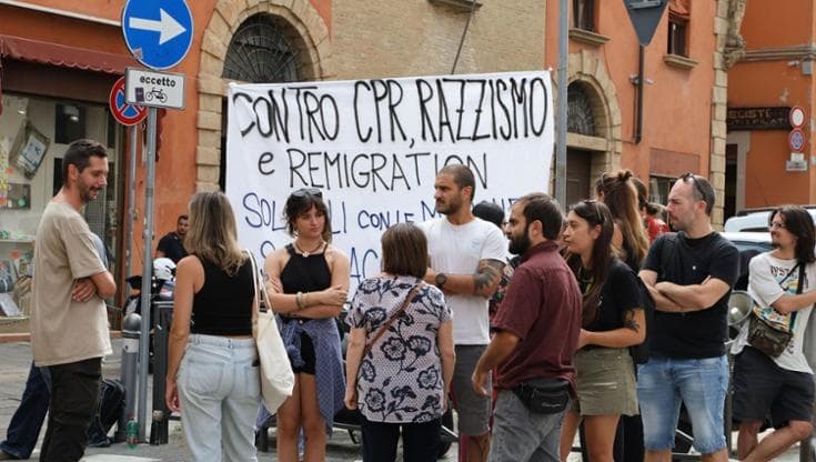 Falsi certificati, pm dell’inchiesta di Ravenna: “Una rete di medici contro i Cpr”