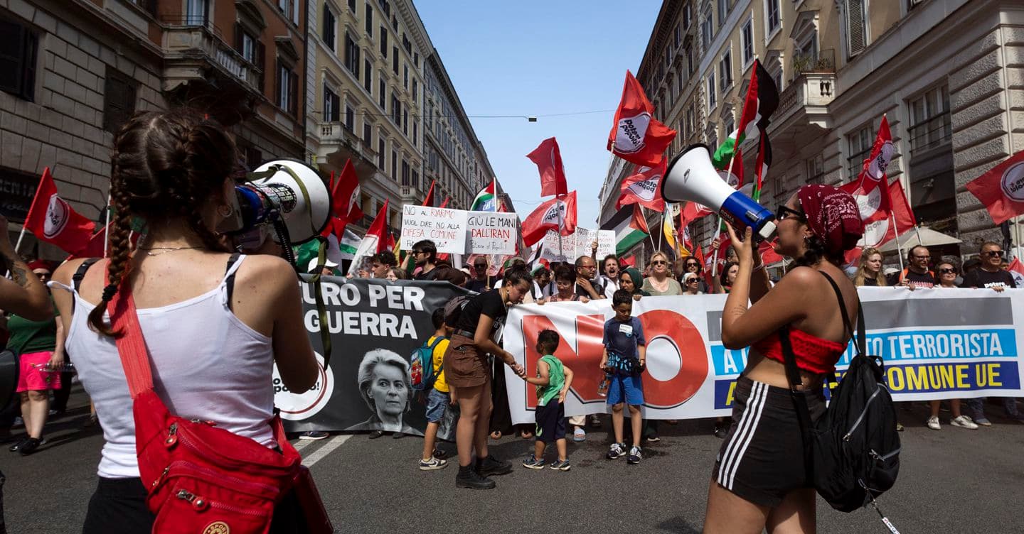 Cortei contro la guerra a Roma. Parolin: bene la piazza anti-riarmo