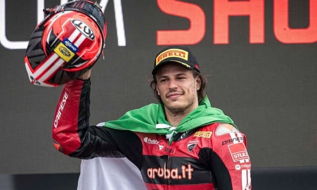 Bulega entra nella storia: è campione del mondo in Superbike
