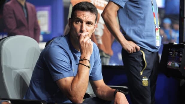 "Scaloni al massimo può dirigere il traffico". Diego lo insultava, oggi fa la storia