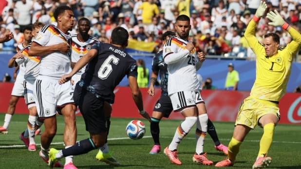 Germania-Paraguay, le pagelle: triste salutare così Neuer, 6,5. Partita della vita per G. Gomez, 8