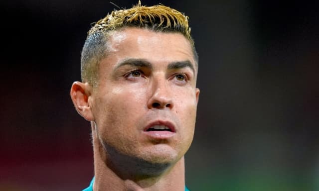 CR7, quant’è dura la panchina: seduto per 90’ dopo 6678 giorni e la sua faccia diventa un meme