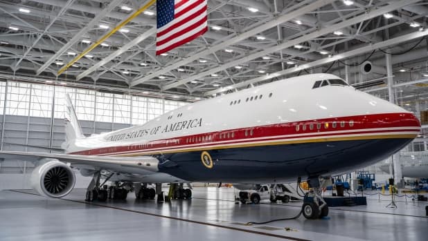 Trump e il nuovo Air Force One "ponte": com'è fatto il 747 donato dal Qatar