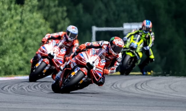 MotoGP tra test e mercato. Da Acosta in Ducati a Bagnaia in Aprilia: in arrivo i comunicati