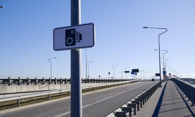 Multe stradali Polizia, ora verbali e foto degli autovelox si vedono online