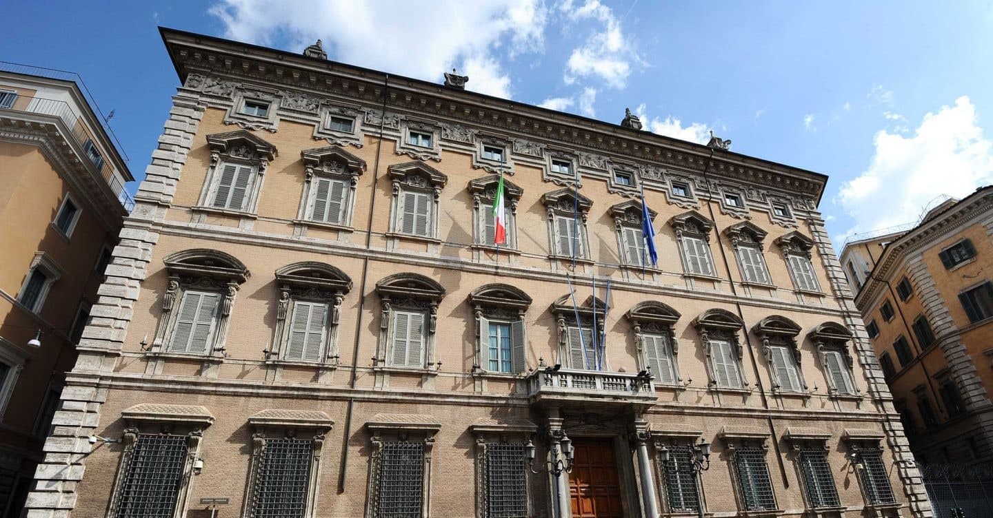 Senatore accusato di abusi, La Russa avvia accertamenti