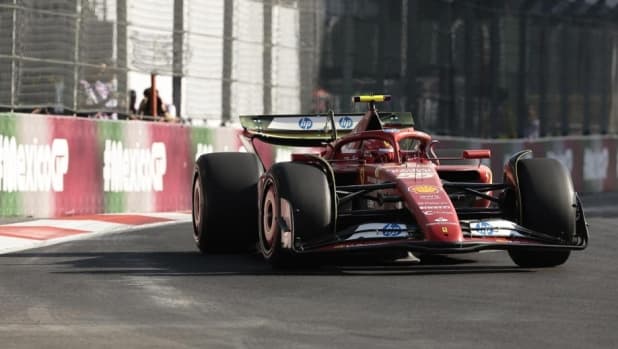 Libere 2, la Ferrari convince: miglior tempo per Sainz. Incidente a Russell