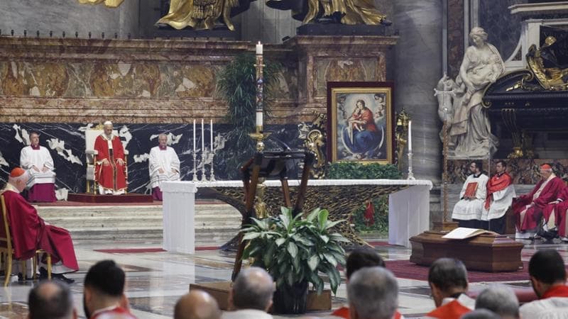 Funerali Ruini, anche Prodi a San Pietro. Leone XIV: consonanza di sentimenti con Giovanni Paolo II