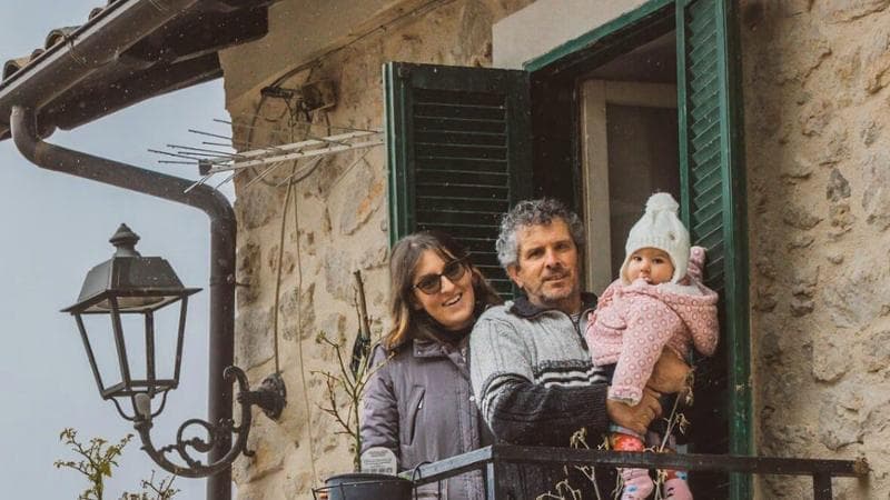 Lara, prima nata dopo quasi 30 anni in un paese della Marsica: la notizia finisce sul Guardian