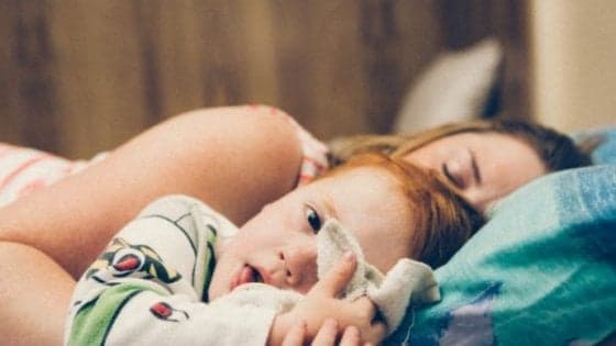 Il 30% bimbi con meno di 3 anni ha disturbi del sonno. I pediatri: "Non sottovalutarli"
