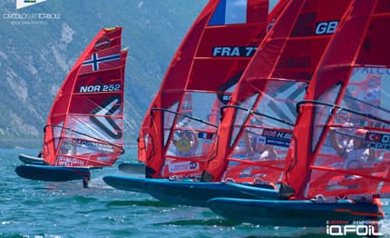 Iniziati con 4 slalom gli europei iQFoil a Torbole