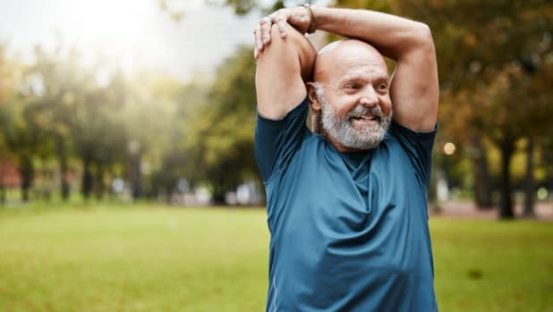 Allenamento running d'estate: 7 consigli dell'esperto dall'idratazione alla forza al recupero