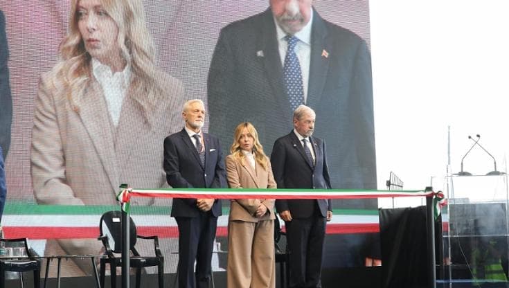 Inaugurazione Salone Nautico, al taglio del nastro con Meloni c’è Bucci, esclusa la sindaca Salis