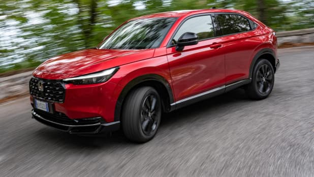Honda HR-V Sport, la prova: consumi, pregi e difetti del crossover full hybrid
