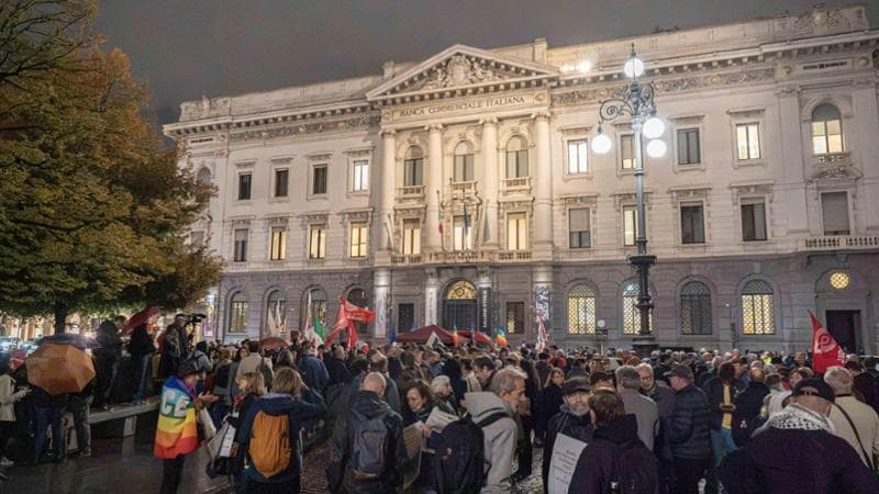 Milano torna in piazza con la Cgil: “No alla violenza, sì all’inclusione”