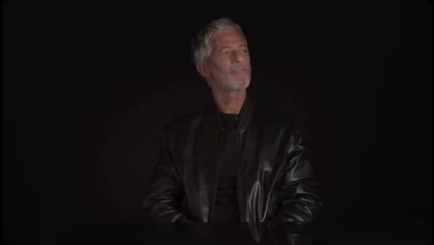 Fiorello "non è Brad Pitt" e a sorpresa annuncia il ritorno su Rai 1