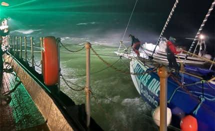 Vendée Globe: Eric Bellion si ritira attraccando alle Falkland