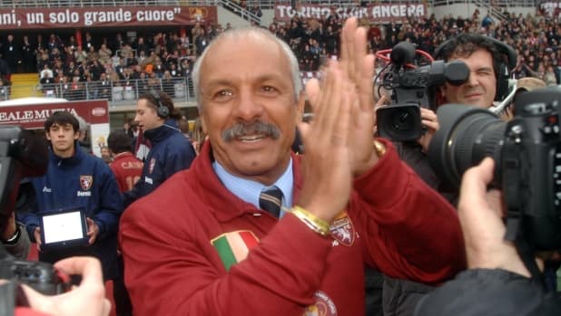 Torino, che sorpresa, Leo Junior torna in città: "Ho portato mio figlio e mio nipote a Superga"