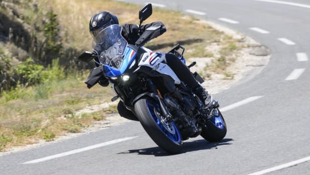 Suzuki SV7-GX: evolvere senza dimenticare il passato