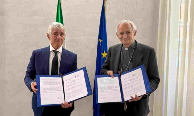 Riqualificazione oratori in aree degradate: firmato il protocollo tra il ministro per lo Sport Abodi e la Cei