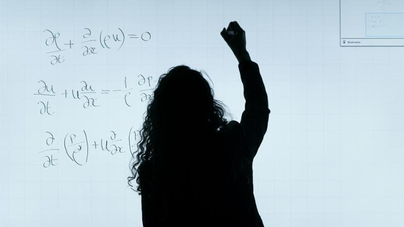 Arriva il liceo matematico: dopo il Made in Italy ecco la nuova sperimentazione di Valditara