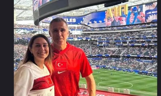 Hakan Sukur in tribuna per Usa-Turchia da ricercato: "Mi hanno bloccato la diretta"