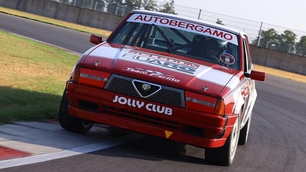 Alfa Romeo 75 V6 3.0 Gruppo A: il ruggito del Busso. Prova a Cervesina