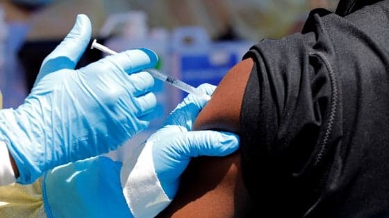 Ebola, via libera in Europa al primo vaccino contro il virus
